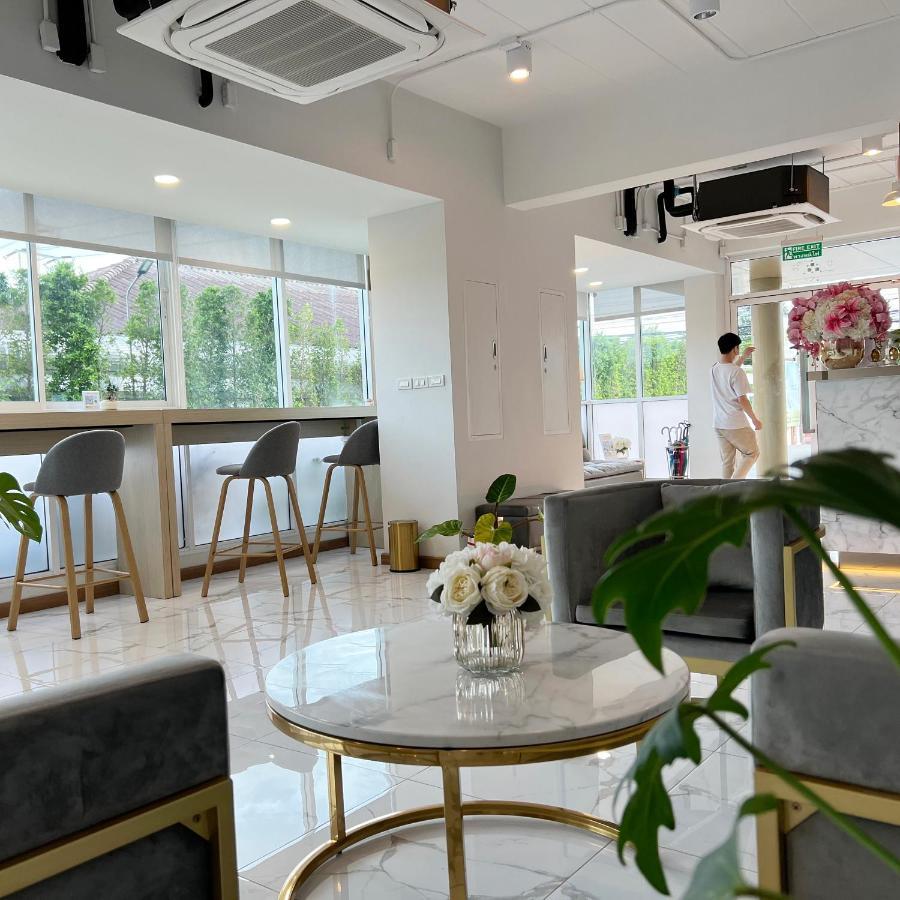 Golden Nest Suvarnabhumi Khách sạn
